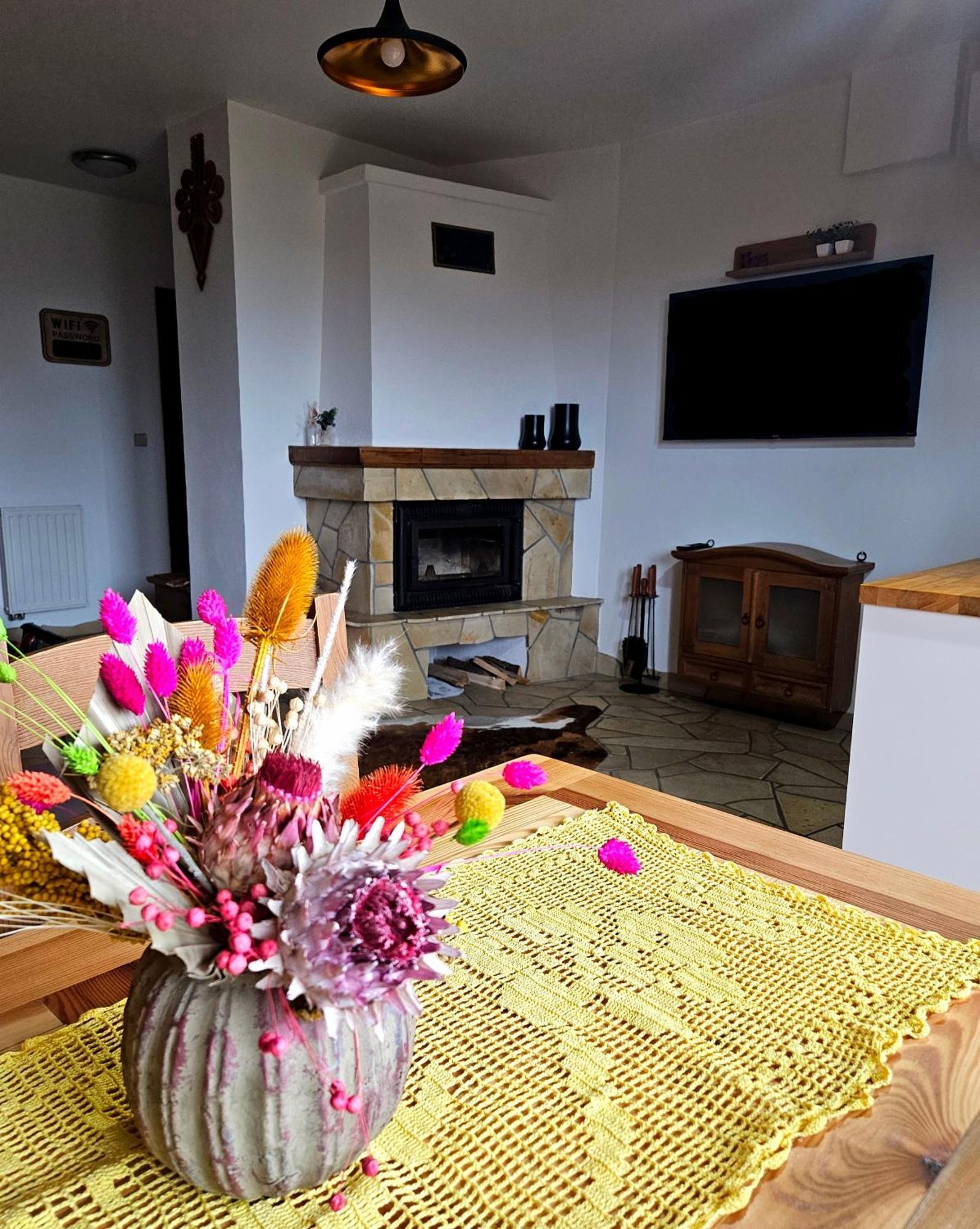 Apartament Z Widokiem Na Gory - Split Ac, Private Terrace, Private Parking 코스실리스코 외부 사진