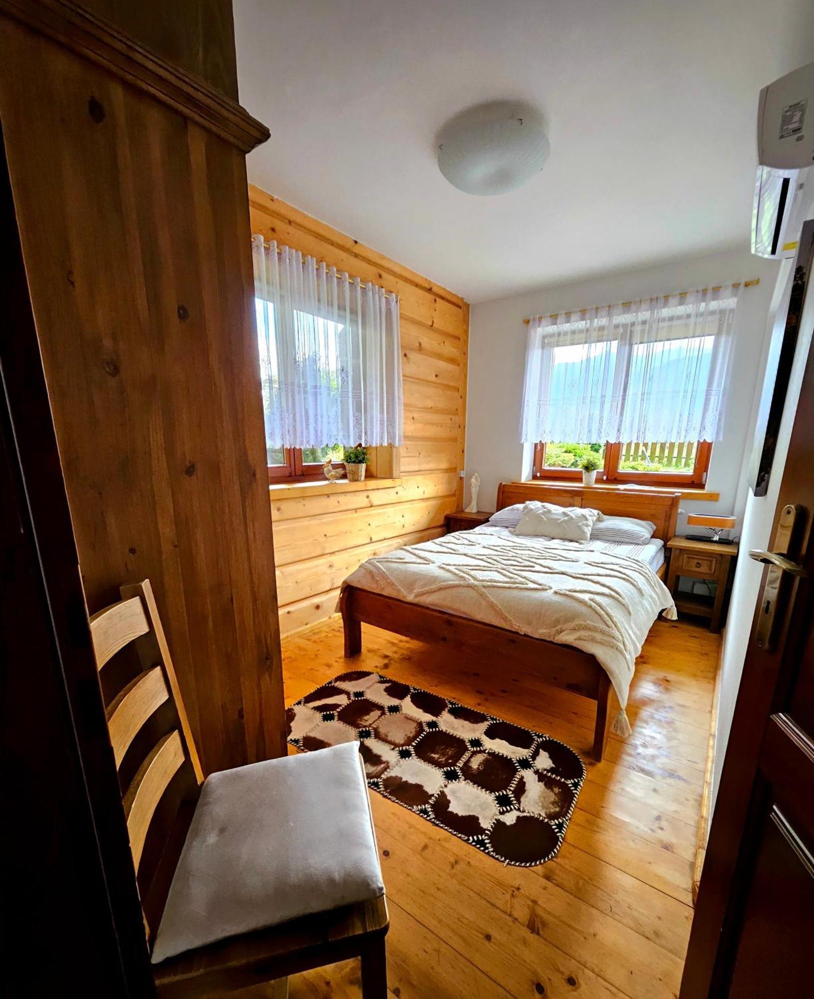 Apartament Z Widokiem Na Gory - Split Ac, Private Terrace, Private Parking 코스실리스코 외부 사진